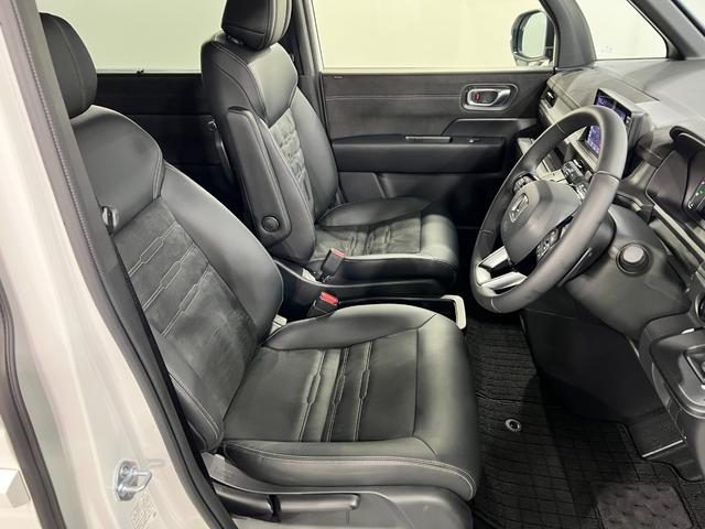 ステップワゴン 中古車 ｅ：ＨＥＶスパーダ　プレミアムライン　走行１３８７２キロワンオーナー　禁煙車　ディスプレイオーディオ　Ｂｌｕｅｔｏｏｔｈ　全周囲カメラ　ＥＴＣ　オートライト　ＬＥＤヘッドライト　シートヒーター　両側電動スライドドア