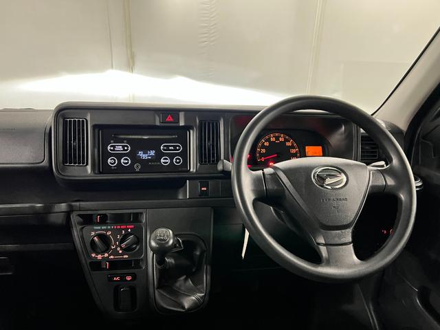 ハイゼットカーゴクルーズターボ　４ＷＤ／ＭＴ車／走行４３６１５キロ／マット１年保証距離無制限　走行距離４３６１５キロ　純正フロアマット　助手席エアバック　ＬＥＤヘッドランプ　アイドリングストップ　両側スライドドア（埼玉県）の中古車
