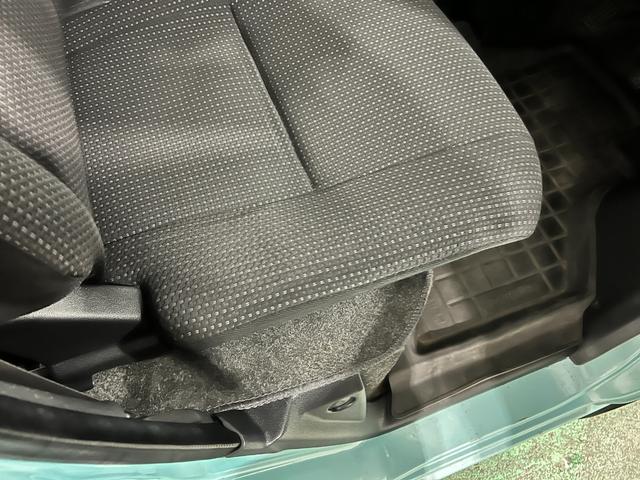 ハイゼットカーゴクルーズターボ　４ＷＤ／ＭＴ車／走行４３６１５キロ／マット１年保証距離無制限　走行距離４３６１５キロ　純正フロアマット　助手席エアバック　ＬＥＤヘッドランプ　アイドリングストップ　両側スライドドア（埼玉県）の中古車