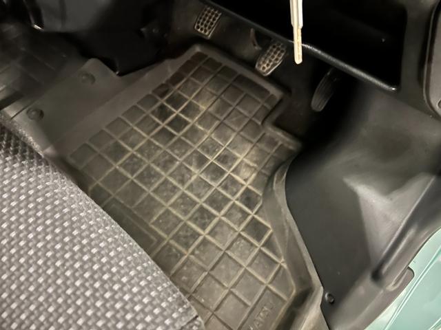 ハイゼットカーゴクルーズターボ　４ＷＤ／ＭＴ車／走行４３６１５キロ／マット１年保証距離無制限　走行距離４３６１５キロ　純正フロアマット　助手席エアバック　ＬＥＤヘッドランプ　アイドリングストップ　両側スライドドア（埼玉県）の中古車