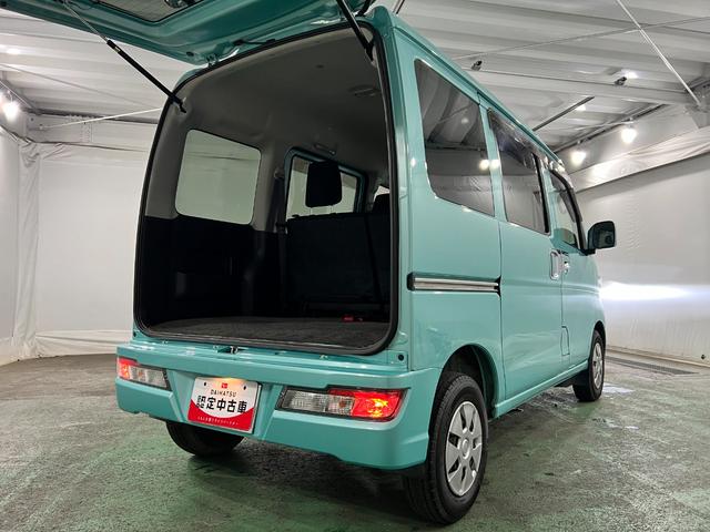 ハイゼットカーゴクルーズターボ　４ＷＤ／ＭＴ車／走行４３６１５キロ／マット１年保証距離無制限　走行距離４３６１５キロ　純正フロアマット　助手席エアバック　ＬＥＤヘッドランプ　アイドリングストップ　両側スライドドア（埼玉県）の中古車