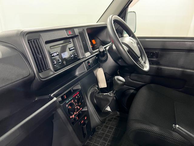 ハイゼットカーゴクルーズターボ　４ＷＤ／ＭＴ車／走行４３６１５キロ／マット１年保証距離無制限　走行距離４３６１５キロ　純正フロアマット　助手席エアバック　ＬＥＤヘッドランプ　アイドリングストップ　両側スライドドア（埼玉県）の中古車