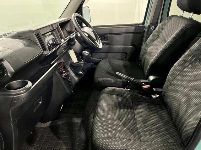 ハイゼットカーゴクルーズターボ　４ＷＤ／ＭＴ車／走行４３６１５キロ／マット１年保証距離無制限　走行距離４３６１５キロ　純正フロアマット　助手席エアバック　ＬＥＤヘッドランプ　アイドリングストップ　両側スライドドア（埼玉県）の中古車