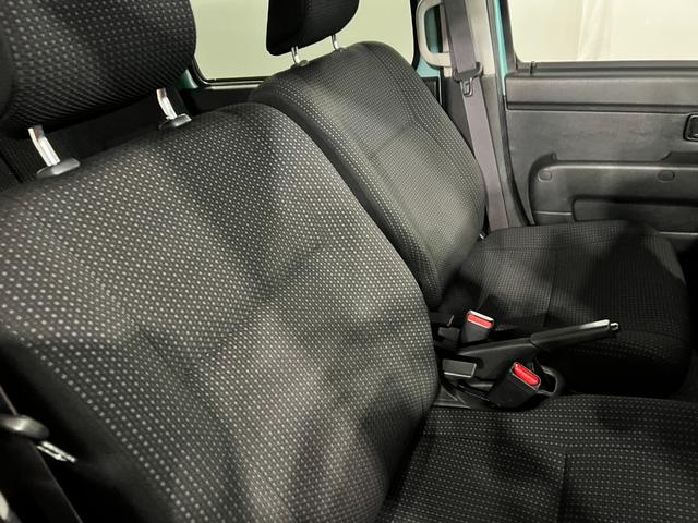 ハイゼットカーゴクルーズターボ　４ＷＤ／ＭＴ車／走行４３６１５キロ／マット１年保証距離無制限　走行距離４３６１５キロ　純正フロアマット　助手席エアバック　ＬＥＤヘッドランプ　アイドリングストップ　両側スライドドア（埼玉県）の中古車
