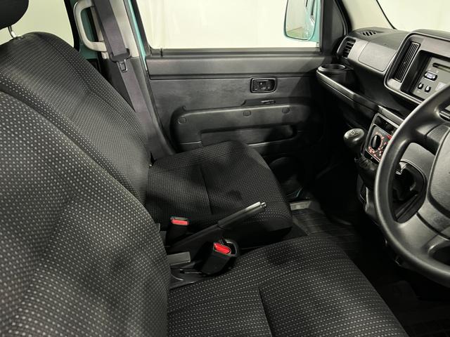 ハイゼットカーゴクルーズターボ　４ＷＤ／ＭＴ車／走行４３６１５キロ／マット１年保証距離無制限　走行距離４３６１５キロ　純正フロアマット　助手席エアバック　ＬＥＤヘッドランプ　アイドリングストップ　両側スライドドア（埼玉県）の中古車
