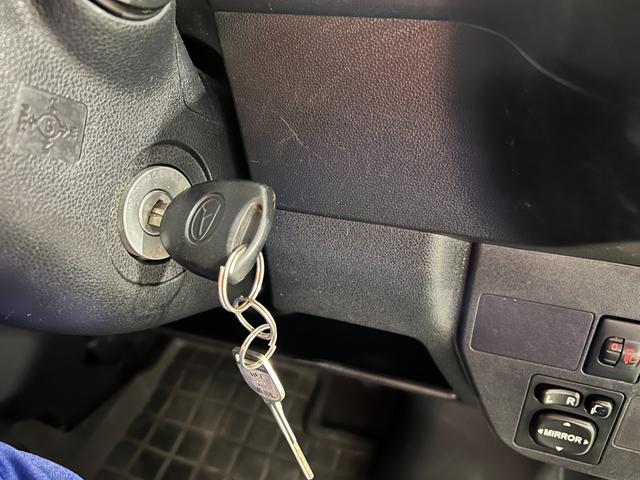 ハイゼットカーゴクルーズターボ　４ＷＤ／ＭＴ車／走行４３６１５キロ／マット１年保証距離無制限　走行距離４３６１５キロ　純正フロアマット　助手席エアバック　ＬＥＤヘッドランプ　アイドリングストップ　両側スライドドア（埼玉県）の中古車