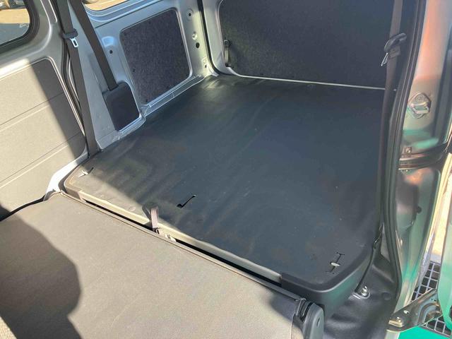 ハイゼットカーゴデラックススマートアシスト／コーナーセンサー／両側スライドドア／キーレスエントリー／オートライト／ＵＶカットガラス／アクセサリーソケット１２Ｖ／マニュアルエアコン／フロントパワーウィンドウ／電動式パワステ（千葉県）の中古車