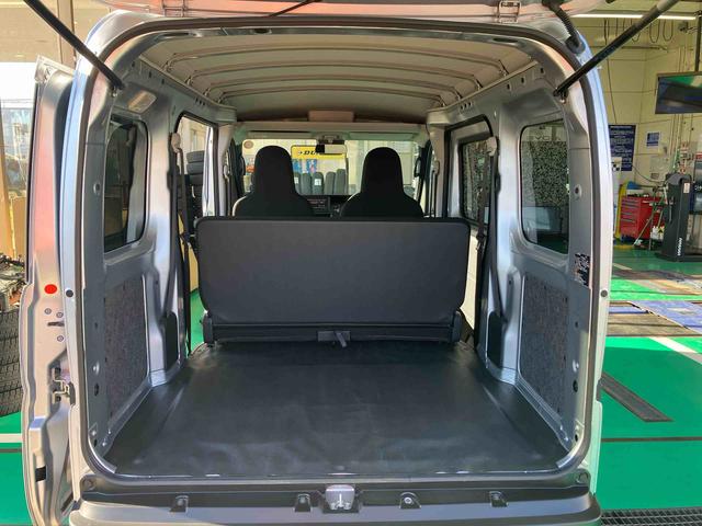 ハイゼットカーゴデラックススマートアシスト／コーナーセンサー／両側スライドドア／キーレスエントリー／オートライト／ＵＶカットガラス／アクセサリーソケット１２Ｖ／マニュアルエアコン／フロントパワーウィンドウ／電動式パワステ（千葉県）の中古車