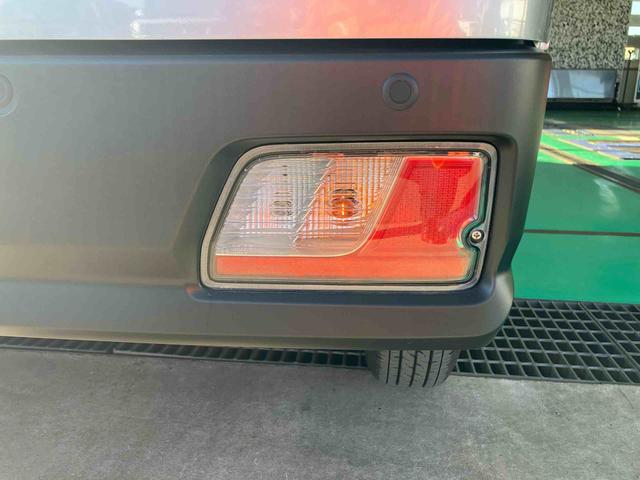 ハイゼットカーゴデラックススマートアシスト／コーナーセンサー／両側スライドドア／キーレスエントリー／オートライト／ＵＶカットガラス／アクセサリーソケット１２Ｖ／マニュアルエアコン／フロントパワーウィンドウ／電動式パワステ（千葉県）の中古車