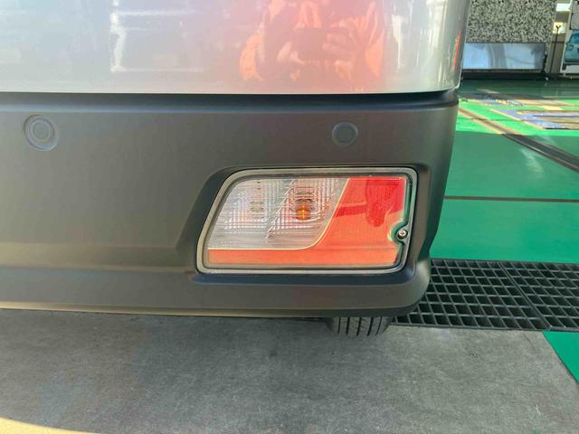 ハイゼットカーゴデラックススマートアシスト／コーナーセンサー／両側スライドドア／キーレスエントリー／オートライト／ＵＶカットガラス／アクセサリーソケット１２Ｖ／マニュアルエアコン／フロントパワーウィンドウ／電動式パワステ（千葉県）の中古車