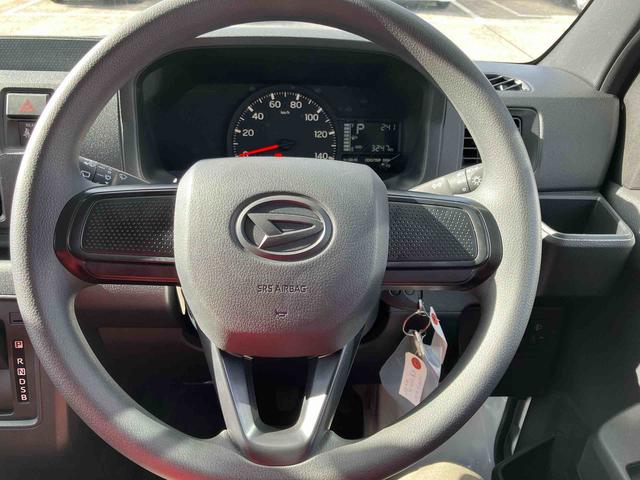 ハイゼットカーゴDX衝突回避支援ブレーキ、車線逸脱抑制制御機能、オートハイビーム、ラバーマット、AM・FMラジオ、リバース連動リヤワイパー、マニュアルエアコン、アクセサリーソケット(12V)、足踏み式パーキングブレーキ(千葉県)の中古車