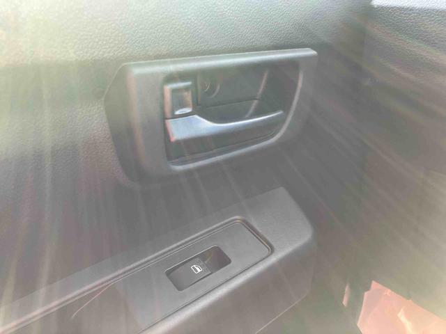 ハイゼットカーゴDX衝突回避支援ブレーキ、車線逸脱抑制制御機能、オートハイビーム、ラバーマット、AM・FMラジオ、リバース連動リヤワイパー、マニュアルエアコン、アクセサリーソケット(12V)、足踏み式パーキングブレーキ(千葉県)の中古車