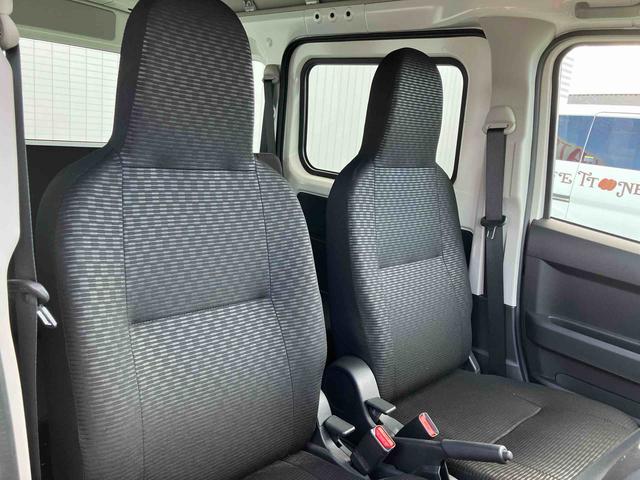 ハイゼットカーゴDX衝突回避支援ブレーキ、車線逸脱抑制制御機能、オートハイビーム、ラバーマット、AM・FMラジオ、リバース連動リヤワイパー、マニュアルエアコン、アクセサリーソケット(12V)、足踏み式パーキングブレーキ(千葉県)の中古車