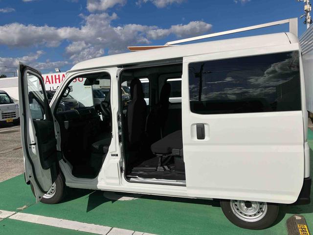 ハイゼットカーゴＤＸ衝突回避支援ブレーキ、車線逸脱抑制制御機能、オートハイビーム、ラバーマット、ＡＭ・ＦＭラジオ、リバース連動リヤワイパー、マニュアルエアコン、アクセサリーソケット（１２Ｖ）、足踏み式パーキングブレーキ（千葉県）の中古車