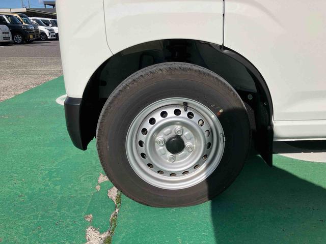 ハイゼットカーゴＤＸ衝突回避支援ブレーキ、車線逸脱抑制制御機能、オートハイビーム、ラバーマット、ＡＭ・ＦＭラジオ、リバース連動リヤワイパー、マニュアルエアコン、アクセサリーソケット（１２Ｖ）、足踏み式パーキングブレーキ（千葉県）の中古車