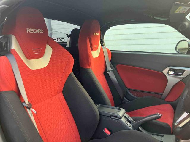 コペンローブ SLEDヘッドライト/プッシュボタンエンジンスターター/アイドリングストップ/オートライト/オートエアコン/キーフリーシステム(千葉県)の中古車