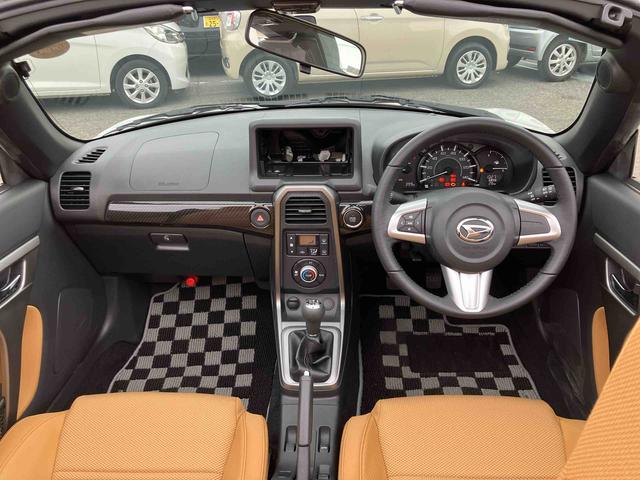 コペンローブ５速マニュアル　電動開閉式ルーフ　１６インチアルミホイール　ＬＥＤヘッドライト　ハロゲンフォグランプ　プッシュボタンスターター　シートヒーター　オートエアコン　オートライト　バックソナー（千葉県）の中古車