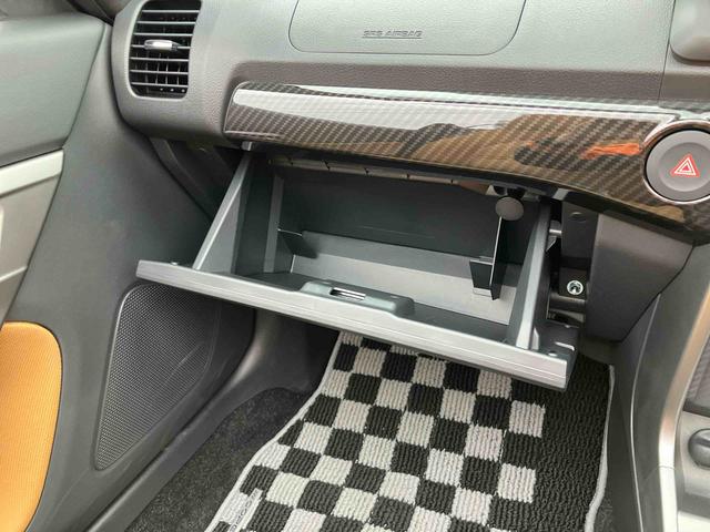 コペンローブ５速マニュアル　電動開閉式ルーフ　１６インチアルミホイール　ＬＥＤヘッドライト　ハロゲンフォグランプ　プッシュボタンスターター　シートヒーター　オートエアコン　オートライト　バックソナー（千葉県）の中古車