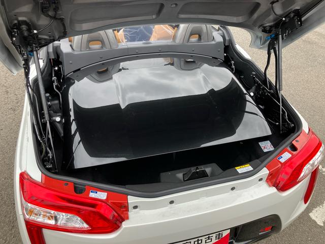 コペンローブ５速マニュアル　電動開閉式ルーフ　１６インチアルミホイール　ＬＥＤヘッドライト　ハロゲンフォグランプ　プッシュボタンスターター　シートヒーター　オートエアコン　オートライト　バックソナー（千葉県）の中古車