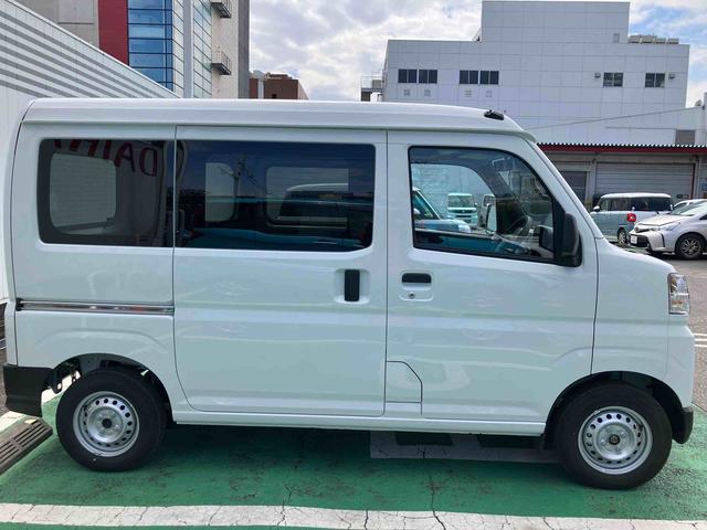 ハイゼットカーゴデラックス電子制御4WD リヤヒーター オートライト プライバシーガラス フロントパワーウィンドウ オーバーヘッドシェルフ キーレスエントリー コーナーセンサー 衝突被害軽減ブレーキ(千葉県)の中古車