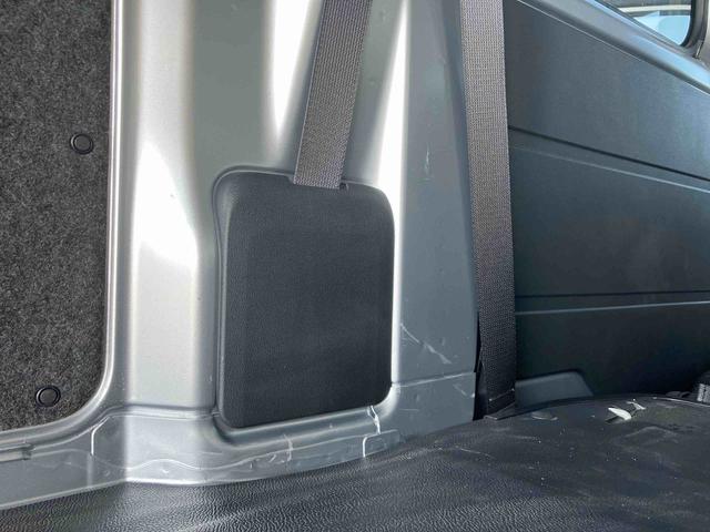 ハイゼットカーゴＤＸキーレスエントリー　パワーウインドウ　エコアイドリングストップ　オートライト　マニュアルエアコン　ラジオ（千葉県）の中古車