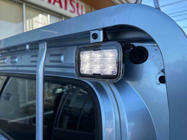 ハイゼットトラックＥＸＴキーフリーシステム／プッシュスタート／電動格納ミラー／ＬＥＤフォグランプ／テールゲートチェーン／パワーウインドウ／ＬＥＤ作業灯／エアコン／パワーステアリング／／オートライト／スマートアシスト（千葉県）の中古車