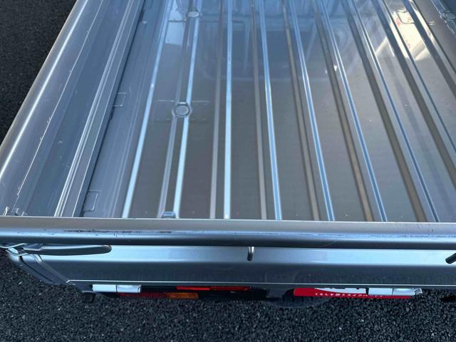 ハイゼットトラックＥＸＴキーフリーシステム／プッシュスタート／電動格納ミラー／ＬＥＤフォグランプ／テールゲートチェーン／パワーウインドウ／ＬＥＤ作業灯／エアコン／パワーステアリング／／オートライト／スマートアシスト（千葉県）の中古車