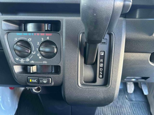 ハイゼットカーゴＤＸ衝突回避支援システム　横滑り防止装置　アイドリングストップ　前後コーナーセンサー　オーバーヘッドシェルフ　オートライト　オートハイビーム　キーレスエントリー　スピーカー一体型ラジオチューナー（千葉県）の中古車