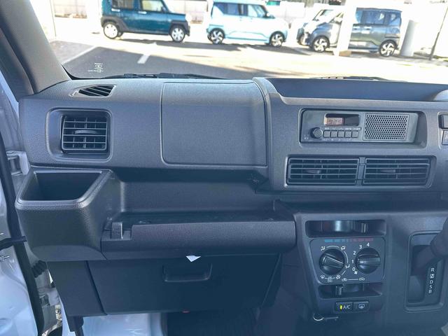 ハイゼットカーゴＤＸ衝突回避支援システム　横滑り防止装置　アイドリングストップ　前後コーナーセンサー　オーバーヘッドシェルフ　オートライト　オートハイビーム　キーレスエントリー　スピーカー一体型ラジオチューナー（千葉県）の中古車