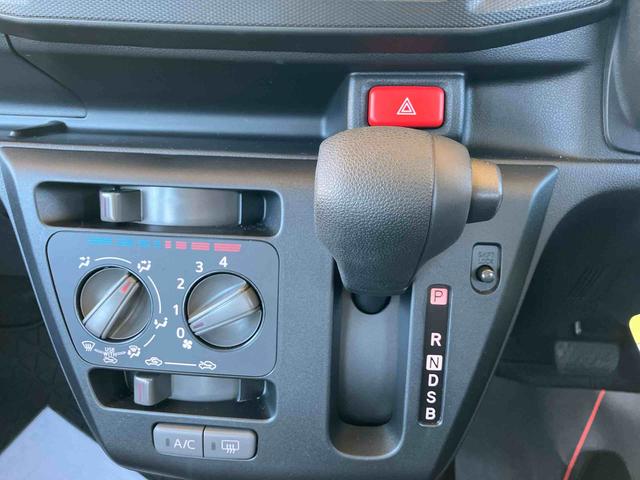 ミライースＬ　ＳＡIII衝突被害軽減ブレーキ　横滑り防止装置　コーナーセンサー　リヤワイパー　オートライト　オートハイビーム　キーレスエントリー　自発光式デジタルメーター　セキュリティアラーム　アイドリングストップ（千葉県）の中古車