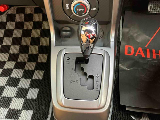 コペンセロ電動開閉式ルーフ／１６ｃｍスピーカー・ツィーター／アクセサリーソケット／チルトステアリング／オートエアコン／キーフリーシステム／ＬＥＤヘッドランプ（オートライト付）／本革巻ステアリングホイール／（千葉県）の中古車