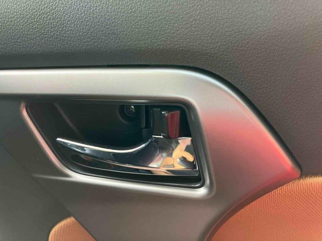 コペンセロ電動開閉式ルーフ／１６ｃｍスピーカー・ツィーター／アクセサリーソケット／チルトステアリング／オートエアコン／キーフリーシステム／ＬＥＤヘッドランプ（オートライト付）／本革巻ステアリングホイール／（千葉県）の中古車