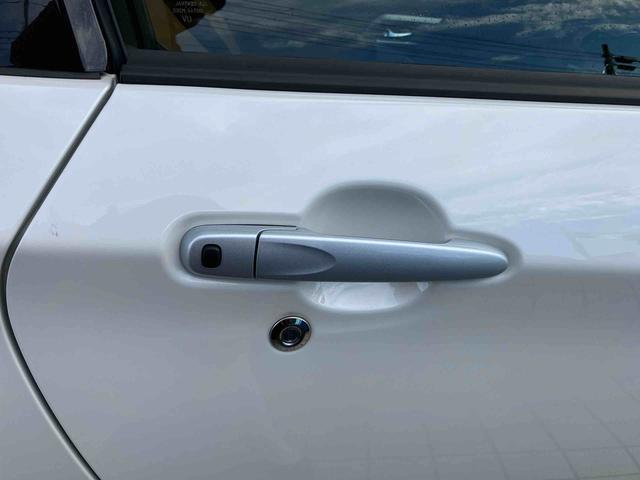 コペンセロ電動開閉式ルーフ／１６ｃｍスピーカー・ツィーター／アクセサリーソケット／チルトステアリング／オートエアコン／キーフリーシステム／ＬＥＤヘッドランプ（オートライト付）／本革巻ステアリングホイール／（千葉県）の中古車