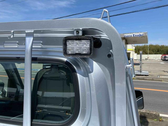 ハイゼットトラックスタンダード　農用スペシャル電子制御式４ＷＤ　荷台ＬＥＤライト　リヤ４枚リーフスプリング　リヤデフロック　副変速機　衝突被害軽減ブレーキ　コーナーセンサー　スピーカー一体型ＡＭ／ＦＭラジオ　エアコン　パワステ（千葉県）の中古車