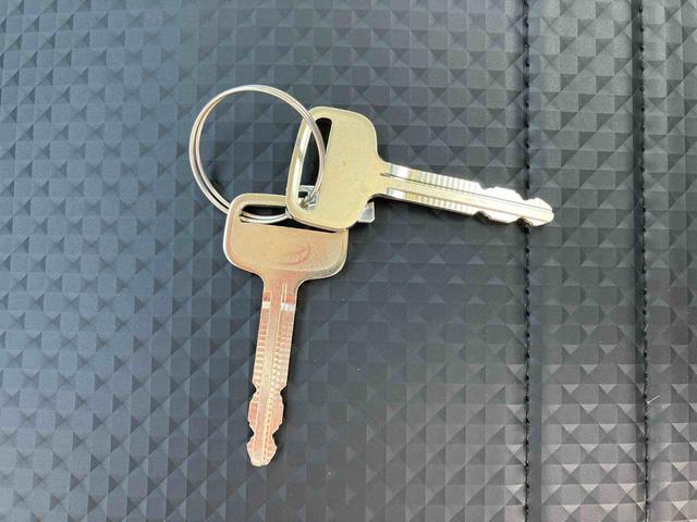 ハイゼットトラックスタンダード　農用スペシャル電子制御式４ＷＤ　荷台ＬＥＤライト　リヤ４枚リーフスプリング　リヤデフロック　副変速機　衝突被害軽減ブレーキ　コーナーセンサー　スピーカー一体型ＡＭ／ＦＭラジオ　エアコン　パワステ（千葉県）の中古車