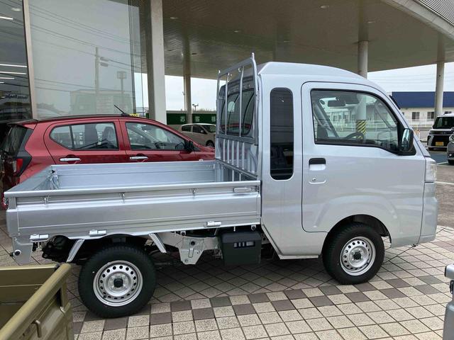 ハイゼットトラックジャンボスタンダード４ＷＤ、　衝突被害軽減ブレーキ、ＡＭ／ＦＭラジオ、格納式テールゲートチェーン、プリントレザーシート表皮、運転席・助手席リクライニングシート、エアコン、オーバーヘッドシェルフ（千葉県）の中古車