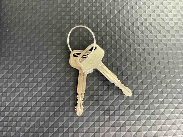 ハイゼットトラックジャンボスタンダード４ＷＤ、　衝突被害軽減ブレーキ、ＡＭ／ＦＭラジオ、格納式テールゲートチェーン、プリントレザーシート表皮、運転席・助手席リクライニングシート、エアコン、オーバーヘッドシェルフ（千葉県）の中古車