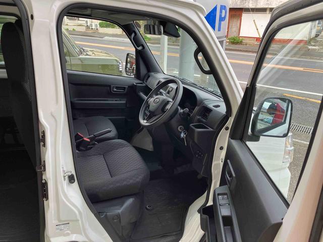 ハイゼットカーゴデラックス衝突被害軽減ブレーキ コーナーセンサー オートライト プライバシーガラス フロントパワーウィンドウ オーバーヘッドシェルフ スピーカー一体型AM・FMラジオ キーレスエントリー アイドリングストップ(千葉県)の中古車