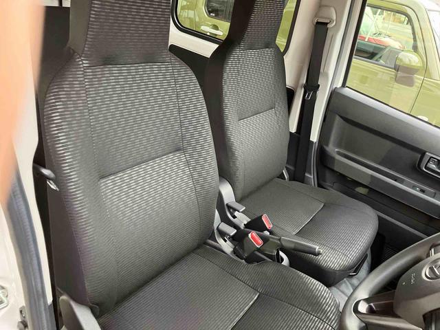 ハイゼットカーゴデラックス衝突被害軽減ブレーキ コーナーセンサー オートライト プライバシーガラス フロントパワーウィンドウ オーバーヘッドシェルフ スピーカー一体型AM・FMラジオ キーレスエントリー アイドリングストップ(千葉県)の中古車