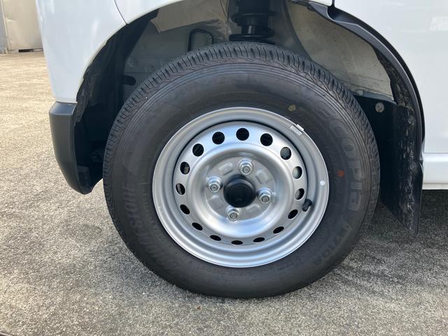 ハイゼットカーゴデラックスキーレスエントリー・コーナーセンサー・オートライト・オートハイビーム・(千葉県)の中古車