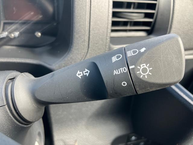 ハイゼットカーゴデラックスキーレスエントリー・コーナーセンサー・オートライト・オートハイビーム・(千葉県)の中古車