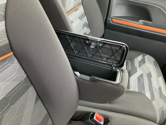 タントファンクロスオートエアコン/左右シートヒーター/電動パーキングブレーキ/運転席上下アジャスター/左右タイマー機能付きパワースライドドア/アイドリングストップ/電動格納ミラー/LEDヘッドライト/LEDフォグランプ(千葉県)の中古車