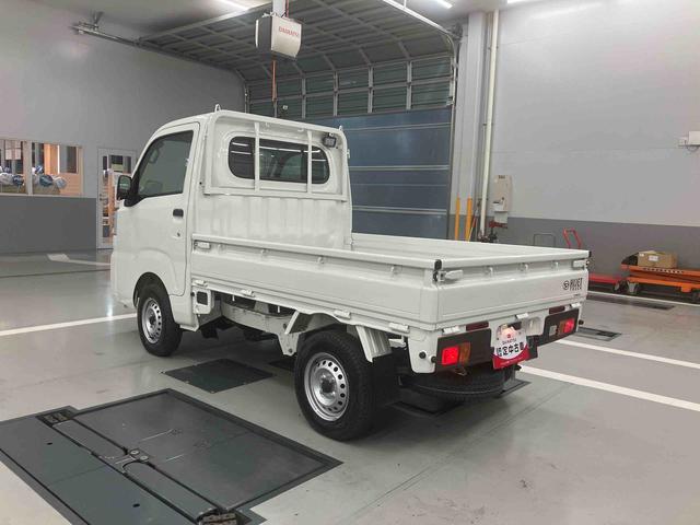 ハイゼットトラックスタンダード 農用スペシャル三方開き・CVT・切替式4WD・四枚スプリング・デフロック・作業灯・AM/FMラジオ・スマートアシスト・コーナーセンサー・オートライト・オートハイビーム・ハロゲンヘッドライト・スペアタイヤ(千葉県)の中古車