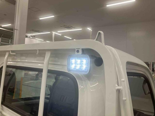 ハイゼットトラックスタンダード 農用スペシャル三方開き・CVT・切替式4WD・四枚スプリング・デフロック・作業灯・AM/FMラジオ・スマートアシスト・コーナーセンサー・オートライト・オートハイビーム・ハロゲンヘッドライト・スペアタイヤ(千葉県)の中古車