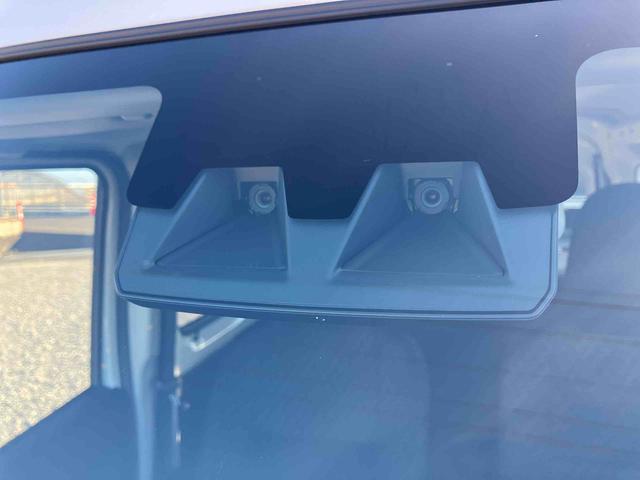 ハイゼットカーゴデラックス走行無制限1年保証 前後コーナーセンサー ワンオーナー CVT車 オートマチックハイビーム アイドリングストップ キーレスエントリー 横滑り防止装置 オートライト ヘッドライトレベライザー ラジオ(千葉県)の中古車