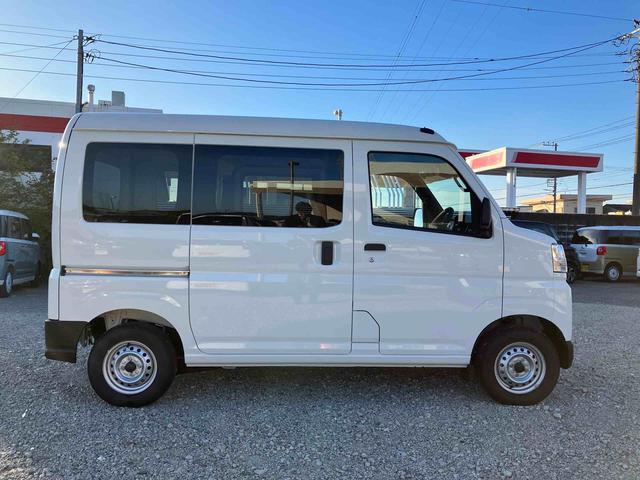 ハイゼットカーゴデラックス走行無制限1年保証 前後コーナーセンサー ワンオーナー CVT車 オートマチックハイビーム アイドリングストップ キーレスエントリー 横滑り防止装置 オートライト ヘッドライトレベライザー ラジオ(千葉県)の中古車