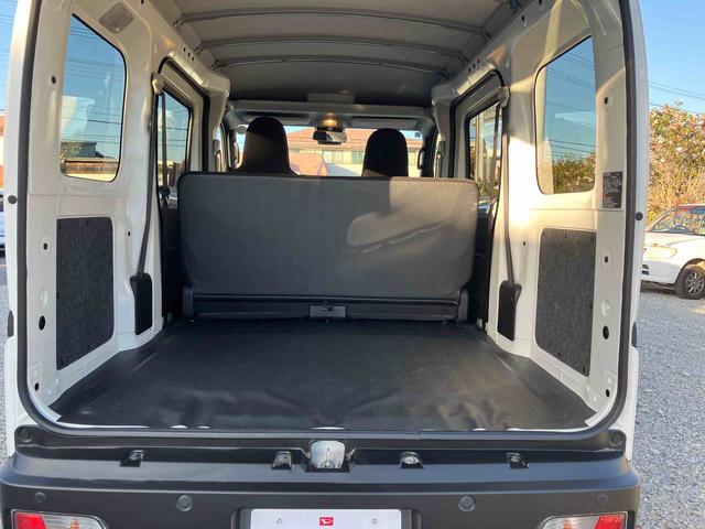 ハイゼットカーゴデラックス走行無制限１年保証　前後コーナーセンサー　ワンオーナー　ＣＶＴ車　オートマチックハイビーム　アイドリングストップ　キーレスエントリー　横滑り防止装置　オートライト　ヘッドライトレベライザー　ラジオ（千葉県）の中古車