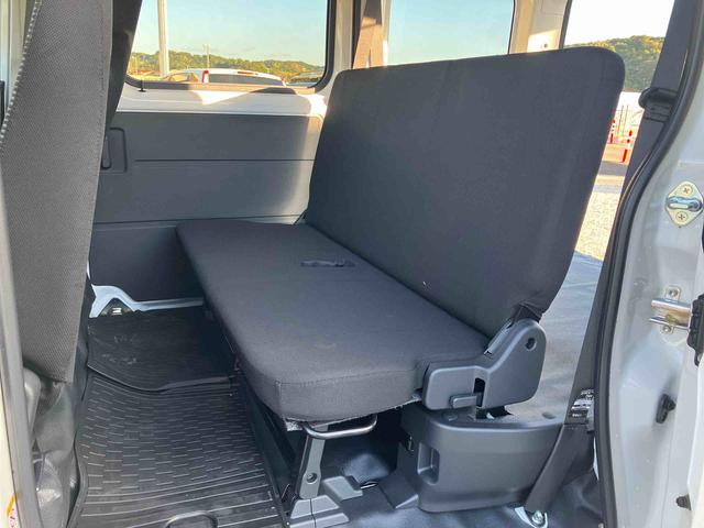 ハイゼットカーゴデラックス走行無制限１年保証　前後コーナーセンサー　ワンオーナー　ＣＶＴ車　オートマチックハイビーム　アイドリングストップ　キーレスエントリー　横滑り防止装置　オートライト　ヘッドライトレベライザー　ラジオ（千葉県）の中古車