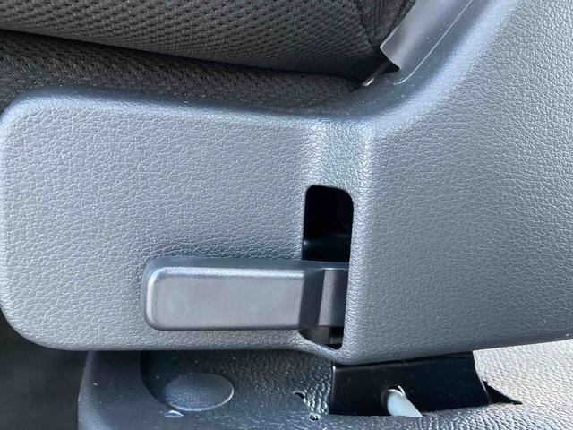 ハイゼットカーゴデラックス走行無制限1年保証 前後コーナーセンサー ワンオーナー CVT車 オートマチックハイビーム アイドリングストップ キーレスエントリー 横滑り防止装置 オートライト ヘッドライトレベライザー ラジオ(千葉県)の中古車