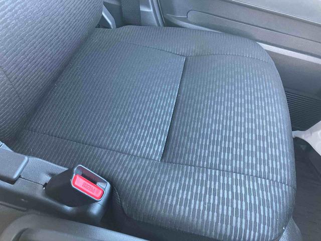 ハイゼットカーゴデラックス走行無制限１年保証　前後コーナーセンサー　ワンオーナー　ＣＶＴ車　オートマチックハイビーム　アイドリングストップ　キーレスエントリー　横滑り防止装置　オートライト　ヘッドライトレベライザー　ラジオ（千葉県）の中古車